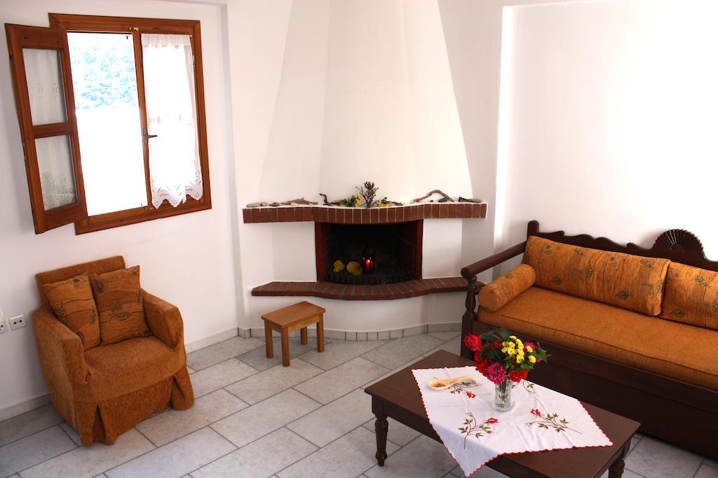 Matina - Stavros Traditional Houses Kóronosz Szoba fotó